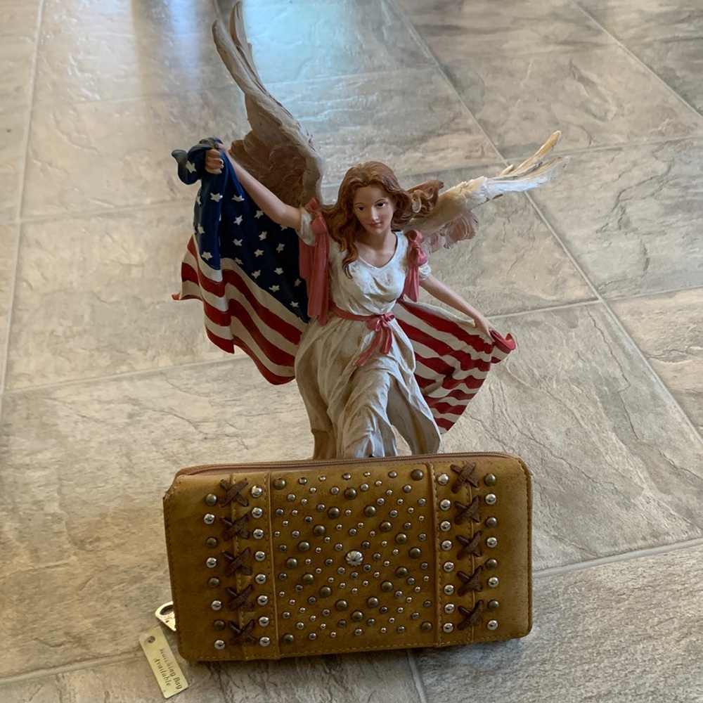 Montana west wallet